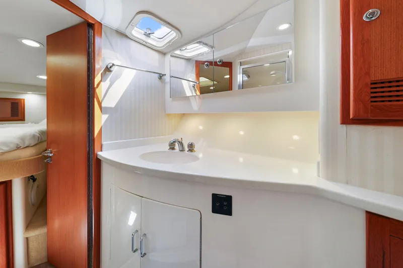 Legacy Yacht Photos Pics 