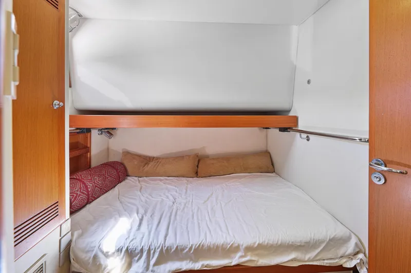 Legacy Yacht Photos Pics 