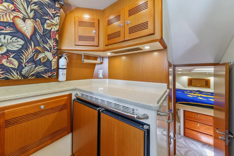 Legacy Yacht Photos Pics 