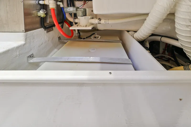 Legacy Yacht Photos Pics 