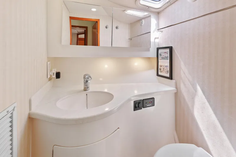 Legacy Yacht Photos Pics 