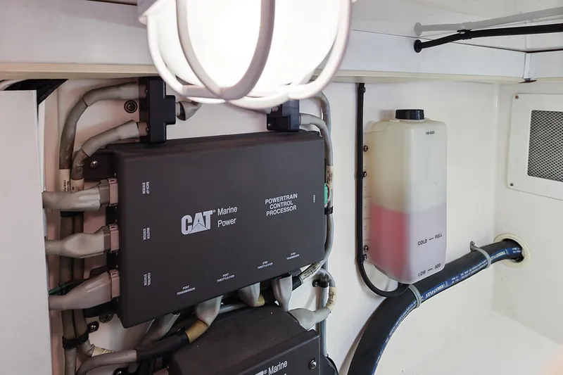 Legacy Yacht Photos Pics 