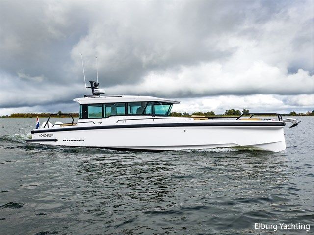 2021 Axopar 37 XC Cross Cabin