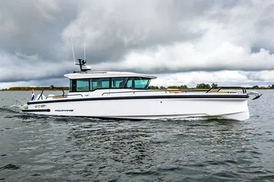 2021 Axopar 37 XC Cross Cabin