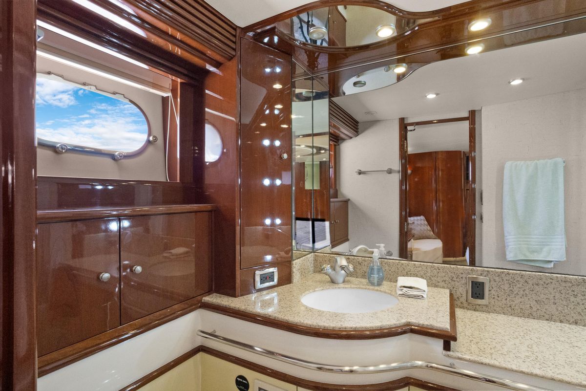 2009 Marquis 64 