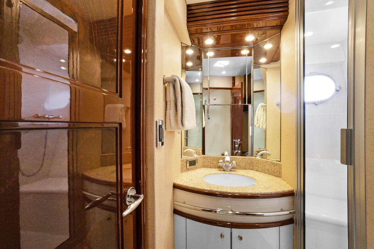 2009 Marquis 64 
