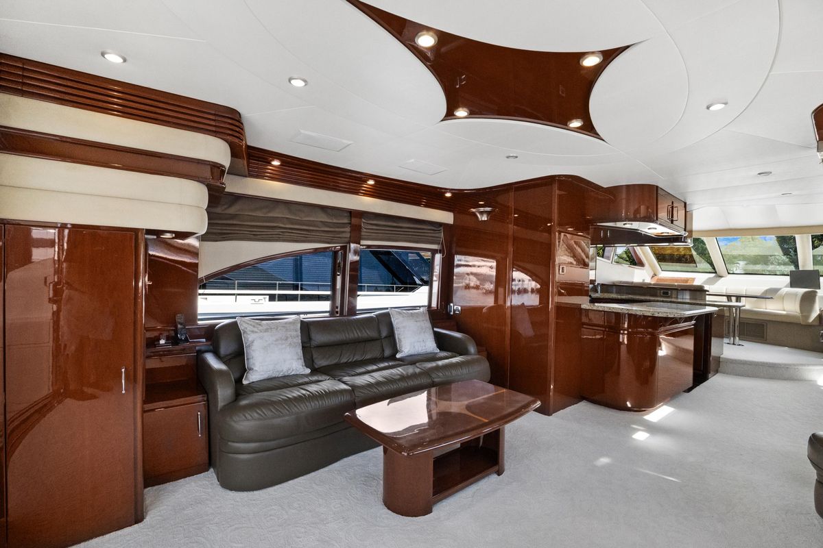 2009 Marquis 64 