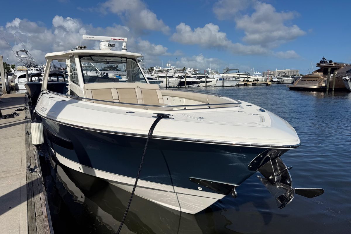 2017 Boston Whaler 42 