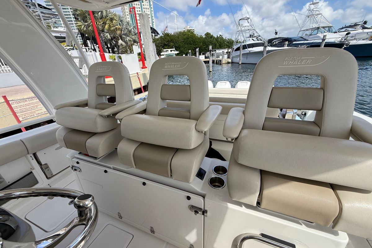 2017 Boston Whaler 42 