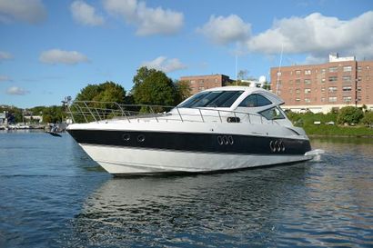 2009 52' 3'' Cruisers Yachts-520 Sports Coupe New Rochelle, NY, US
