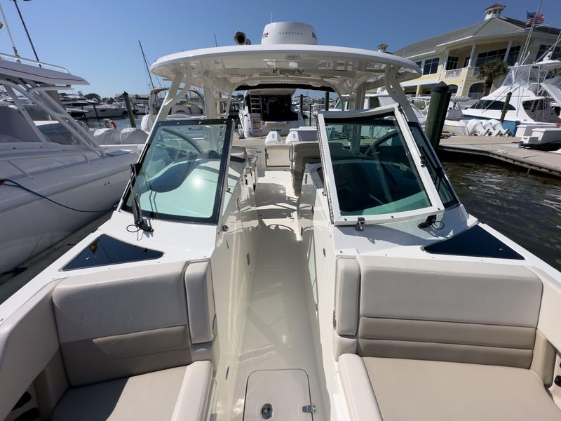 2022 Boston Whaler 320 Vantage