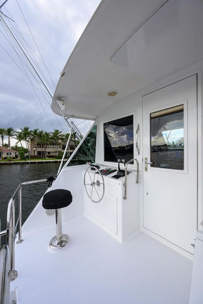 1992 Hatteras 65 Enclosed Bridge