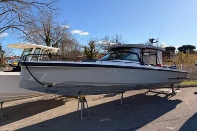 2022 Axopar 37 Sun-Top