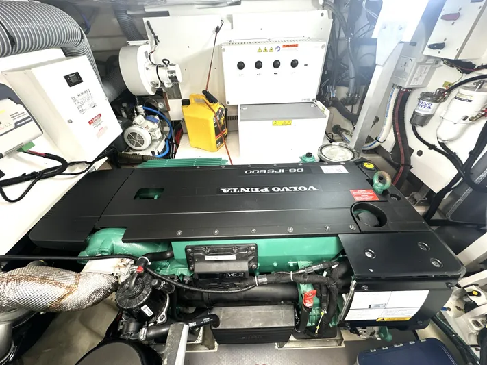  Yacht Photos Pics 2022 Prestige Yachts 460 Fly