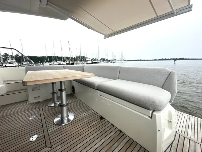  Yacht Photos Pics 2022 Prestige Yachts 460 Fly