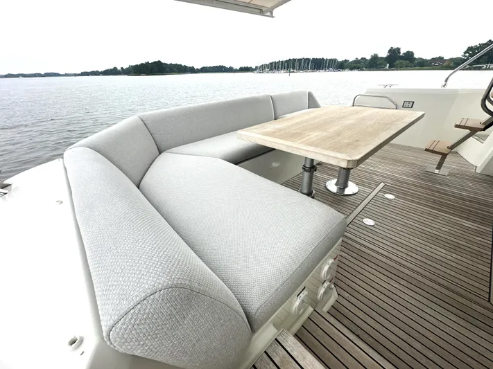  Yacht Photos Pics 2022 Prestige Yachts 460 Fly