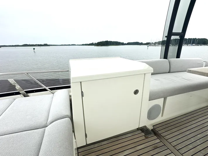  Yacht Photos Pics 2022 Prestige Yachts 460 Fly