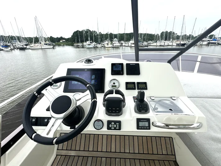  Yacht Photos Pics 2022 Prestige Yachts 460 Fly