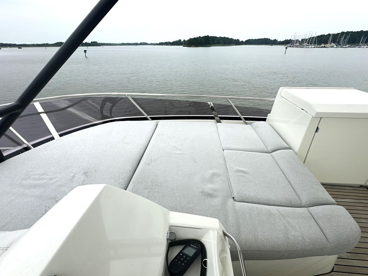 2022 Prestige 46 