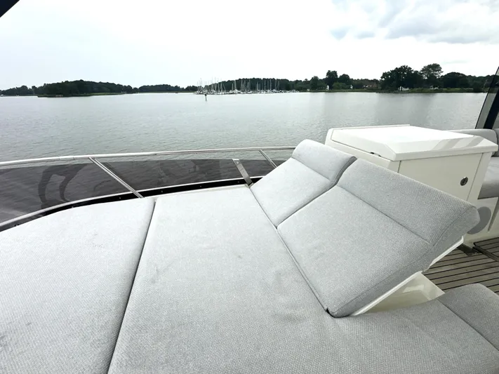  Yacht Photos Pics 2022 Prestige Yachts 460 Fly