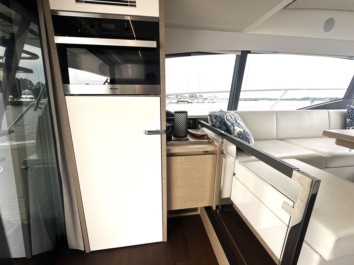 2022 Prestige 46 