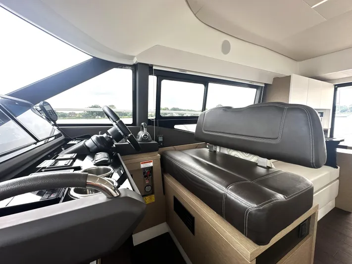  Yacht Photos Pics 2022 Prestige Yachts 460 Fly