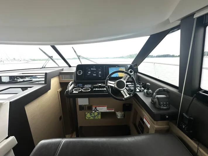  Yacht Photos Pics 2022 Prestige Yachts 460 Fly