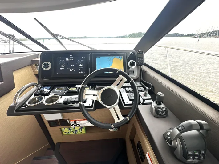  Yacht Photos Pics 2022 Prestige Yachts 460 Fly