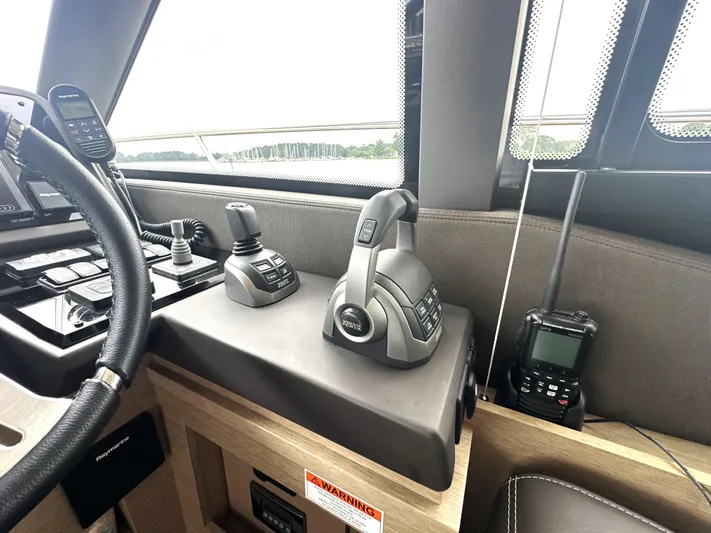  Yacht Photos Pics 2022 Prestige Yachts 460 Fly