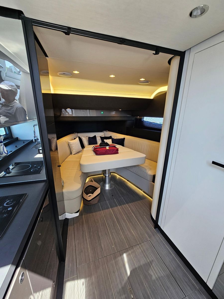 2023 Azimut 42 