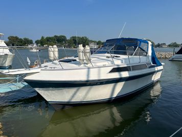 1989 Carver 32 Montego