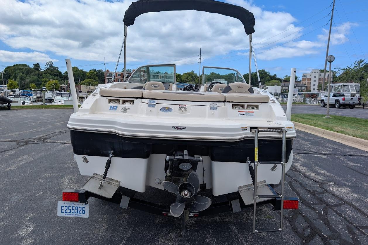 2012 Chaparral 18 H2O Ski & Fish Bateaux de pêche et ski nautique à