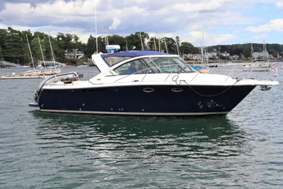 Tiara Yachts 3100 Coronet