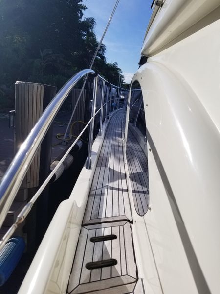 2005 Azimut 55E