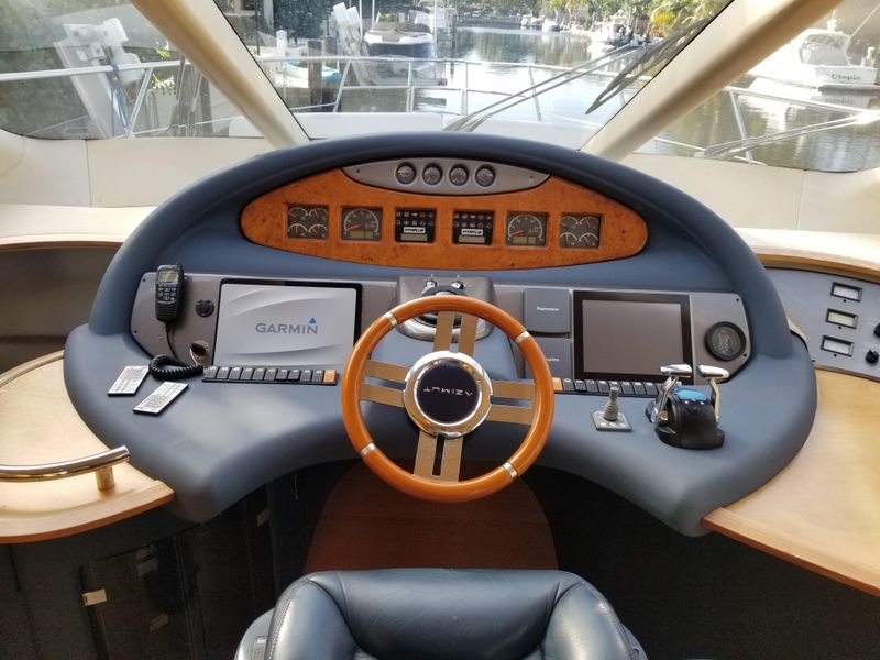 2005 Azimut 55E