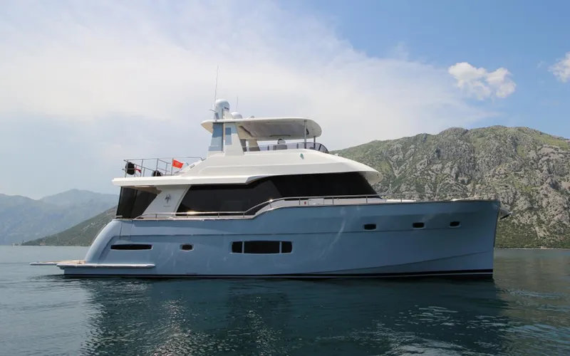 Cire Yacht Photos Pics 