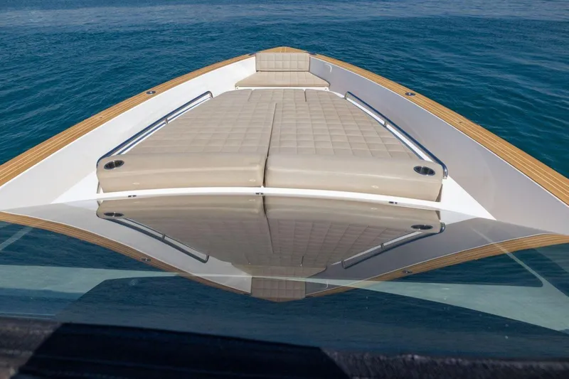 M/y Fizzy Yacht Photos Pics Bow view of 2021 Pardo 43 yacht with sunbathing area on calm sea.