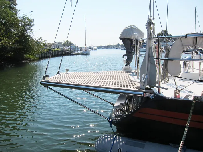 Dragon Dance Yacht Photos Pics Teak Boomkin (1)