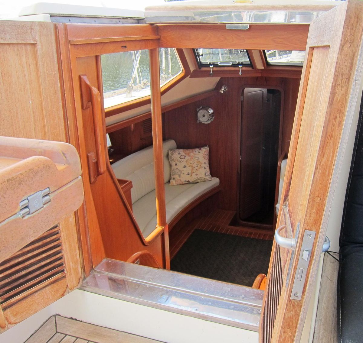 2001 Tayana 55 
