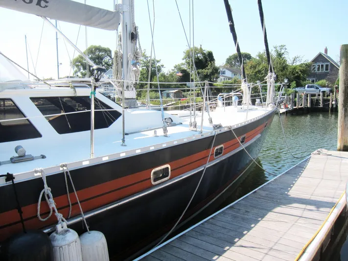 Dragon Dance Yacht Photos Pics Stbd side from dock