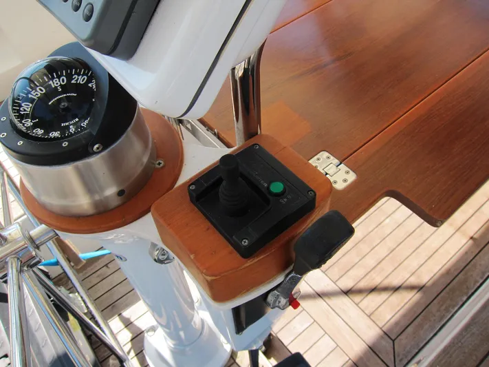 Dragon Dance Yacht Photos Pics Helm 2