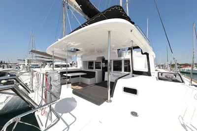 Lagoon 450 F