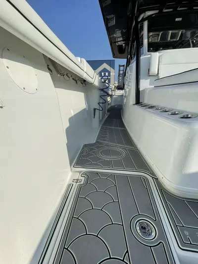 Saltwater Lady Yacht Photos Pics 2016 Yellowfin 42 boat deck with custom non-slip flooring.