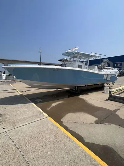 Your New Invincible Yacht Photos Pics 