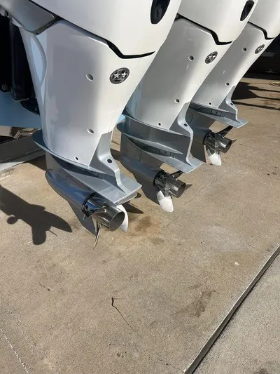 Your New Invincible Yacht Photos Pics 