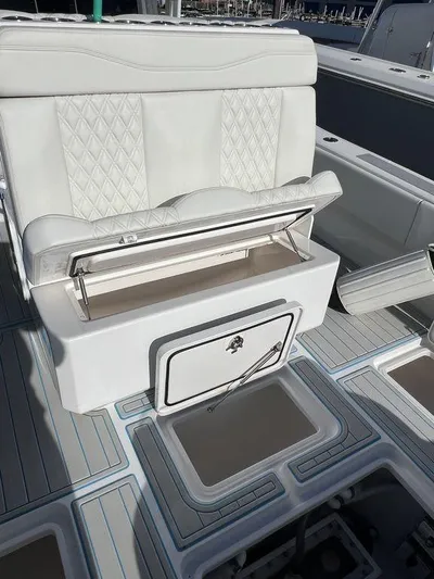 Your New Invincible Yacht Photos Pics 