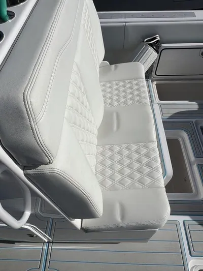 Your New Invincible Yacht Photos Pics 