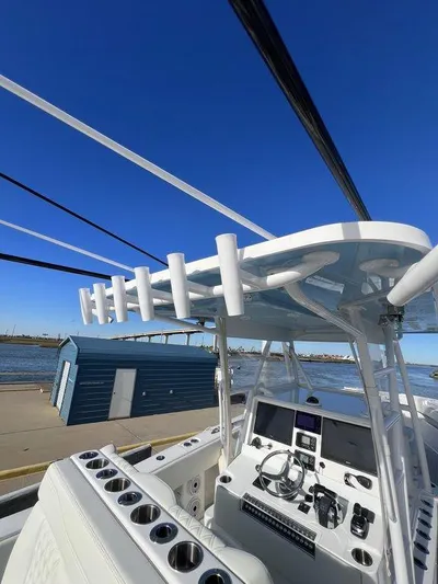 Your New Invincible Yacht Photos Pics 