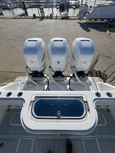 Your New Invincible Yacht Photos Pics 