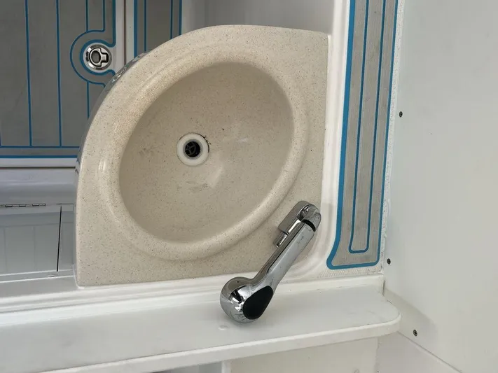 Your New Invincible Yacht Photos Pics 